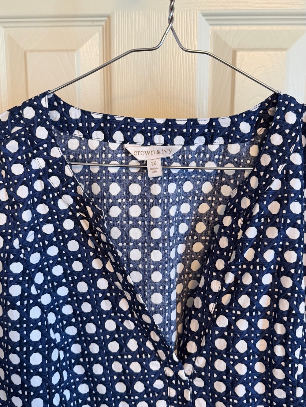 Crown & Ivy Three-Quarter Sleeve Flounce Tiered Dress in Navy&White Lattice: 1X - Picture 2 of 2